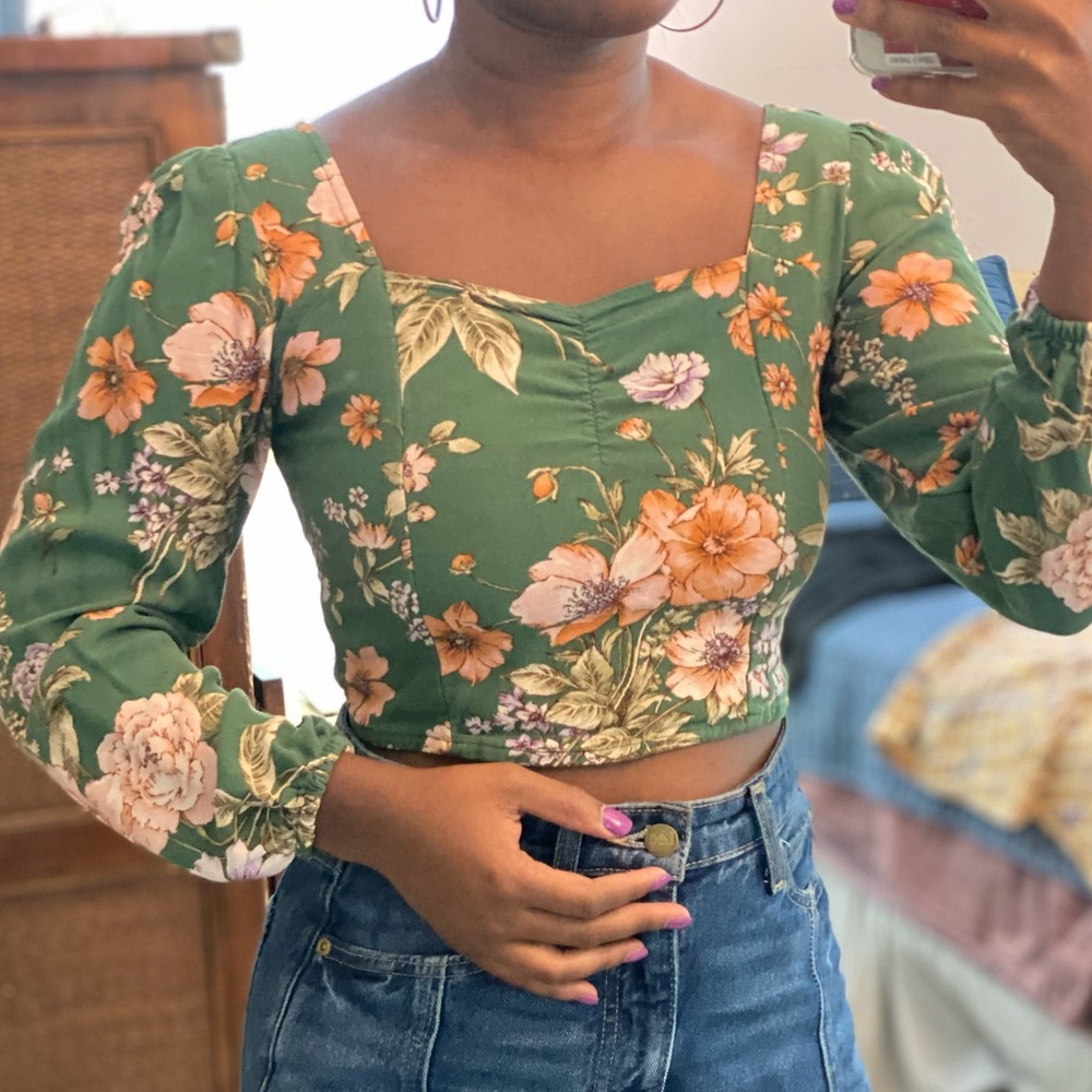 NWOT Date night American Eagle crop top